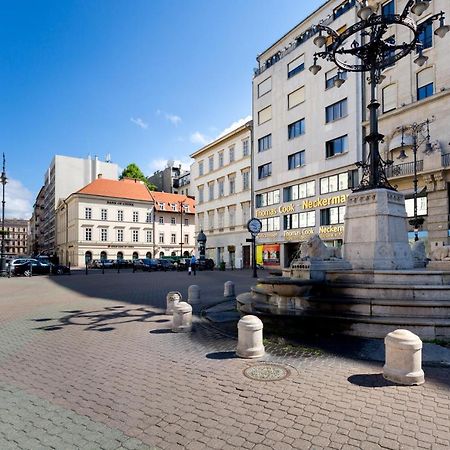 Budapest Central Square 2 Bedrooms Suite - Michaelides Voeroesmarty Square Residences Eksteriør bilde