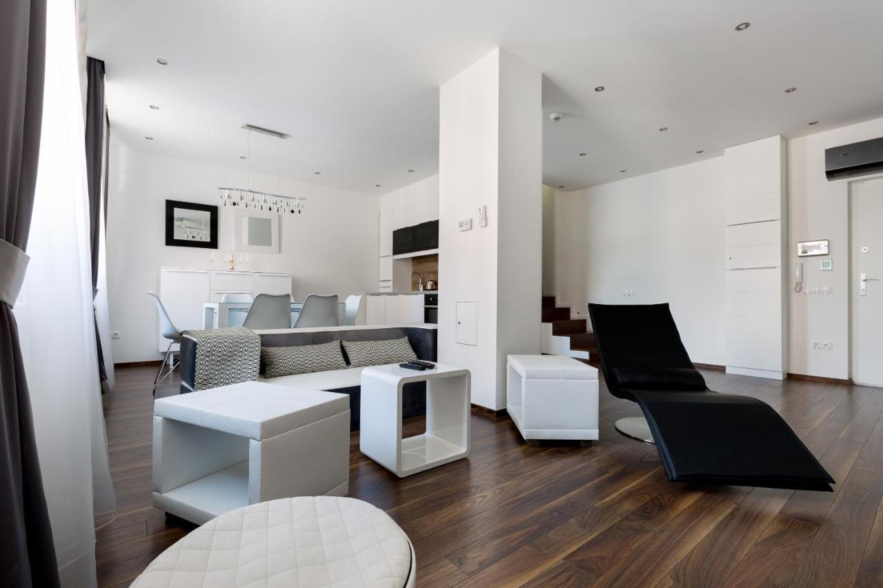 Budapest Central Square 2 Bedrooms Suite - Michaelides Voeroesmarty Square Residences Eksteriør bilde