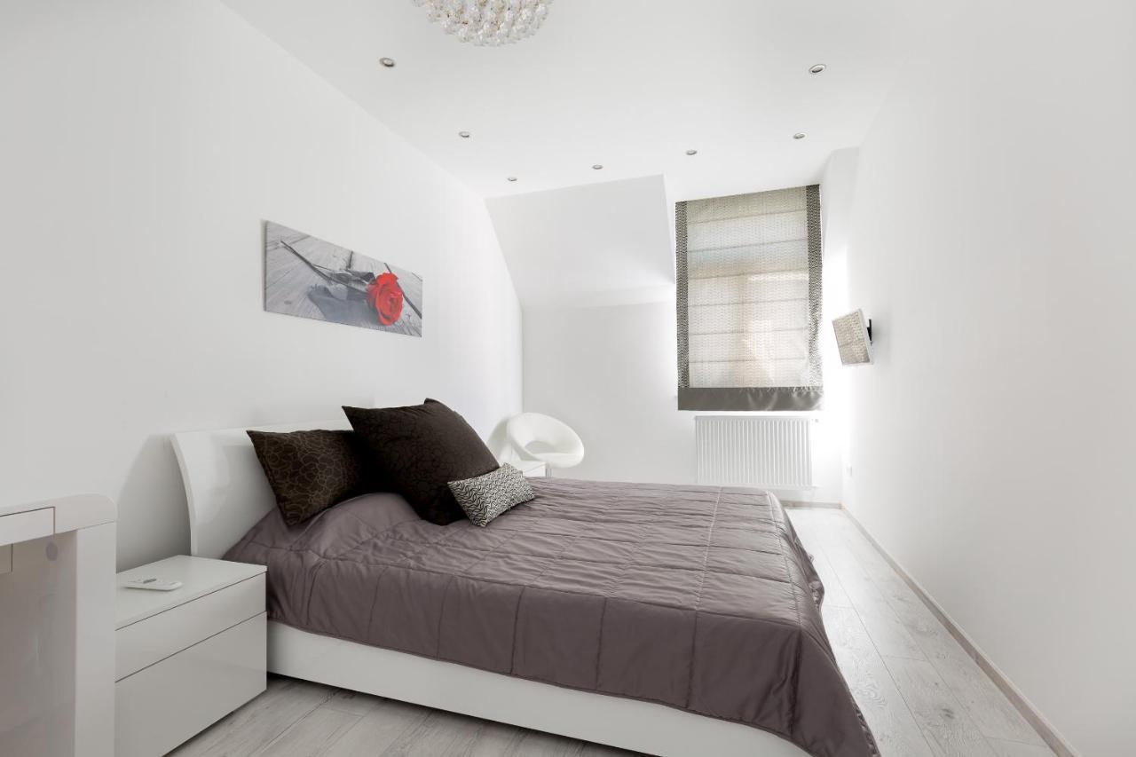 Budapest Central Square 2 Bedrooms Suite - Michaelides Voeroesmarty Square Residences Eksteriør bilde