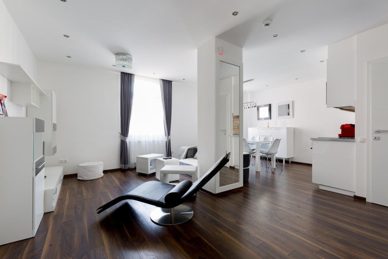 Budapest Central Square 2 Bedrooms Suite - Michaelides Voeroesmarty Square Residences Eksteriør bilde